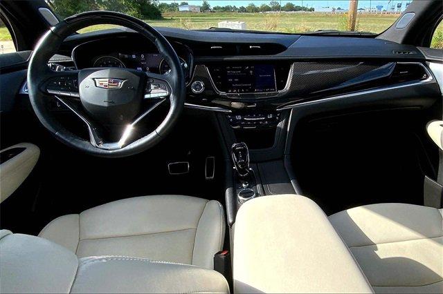 2024 Cadillac XT6 Vehicle Photo in TOPEKA, KS 66609-0000