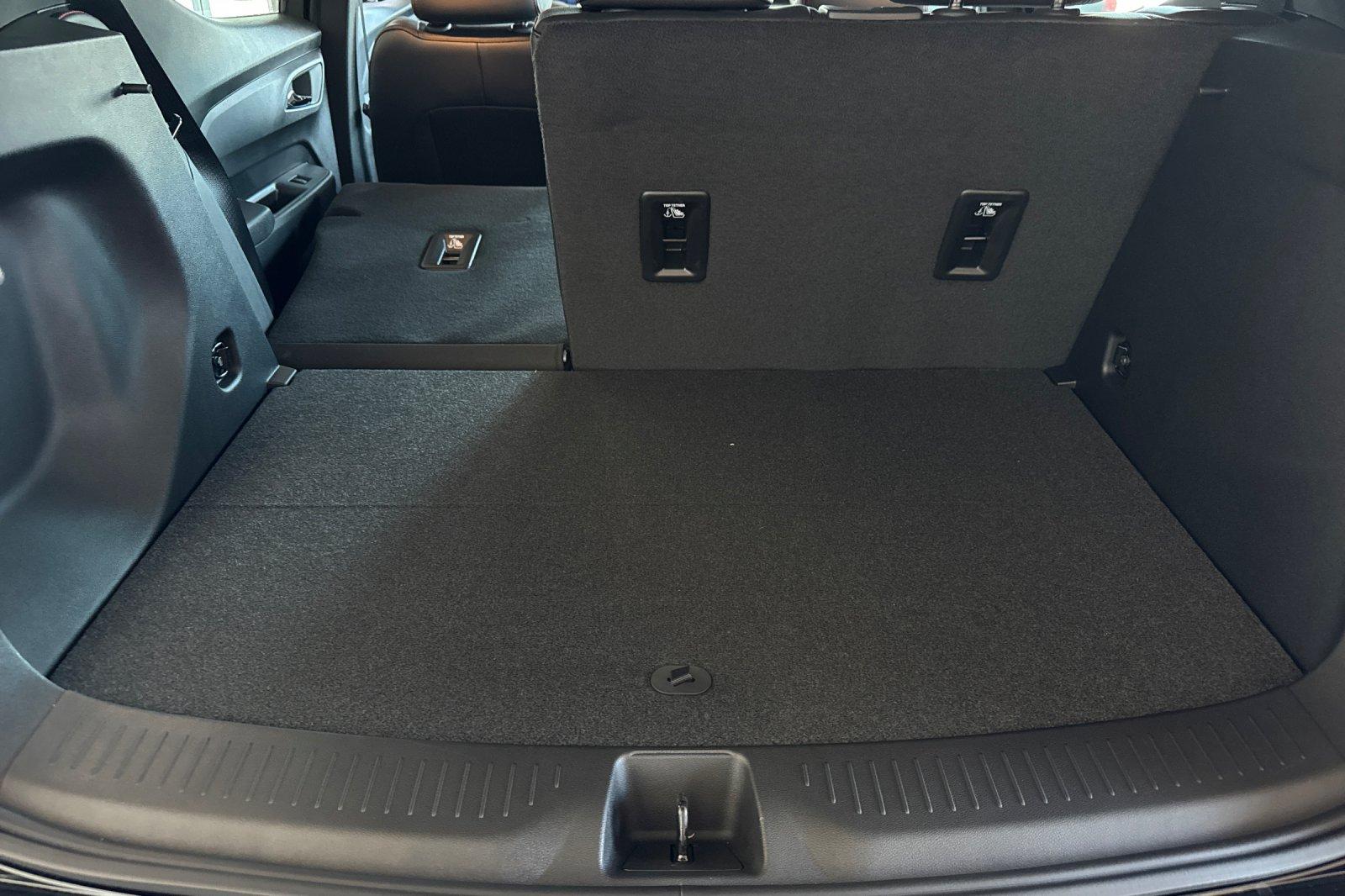 2027 Chevrolet Bolt RS - Photo 15