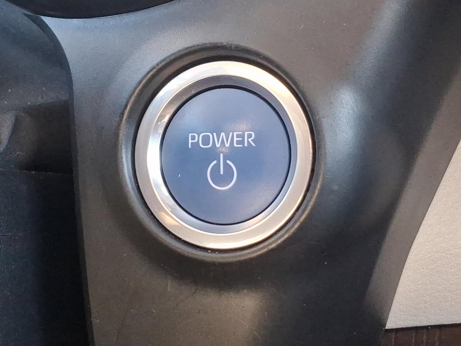 2023 Toyota Sienna Vehicle Photo in Trevose, PA 19053