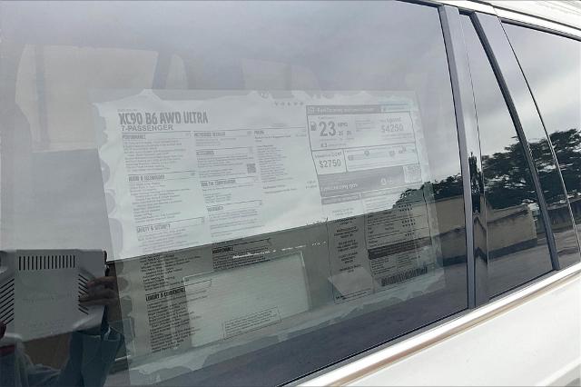 2025 Volvo XC90 Vehicle Photo in Houston, TX 77007
