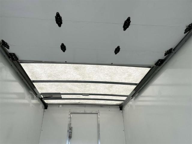 2025 Chevrolet Express Cutaway 3500 Vehicle Photo in ALCOA, TN 37701-3235