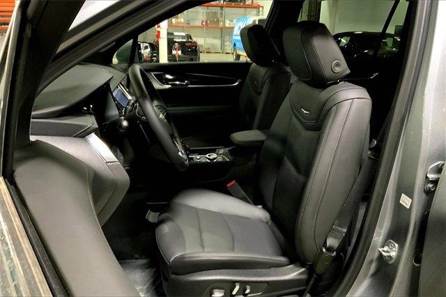 2025 Cadillac XT6 Vehicle Photo in KANSAS CITY, MO 64114-4545