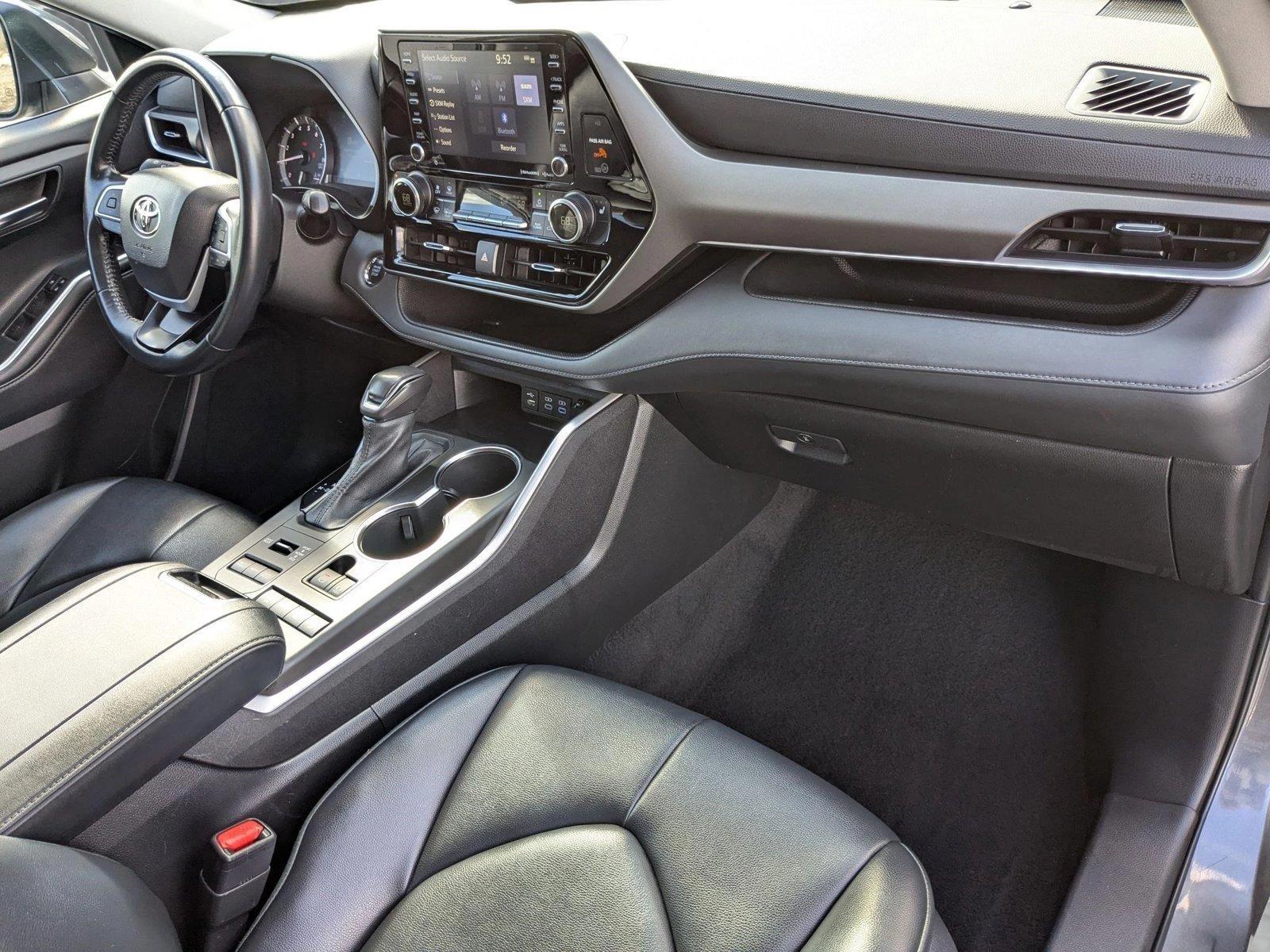 2022 Toyota Highlander Vehicle Photo in Spokane Valley, WA 99212