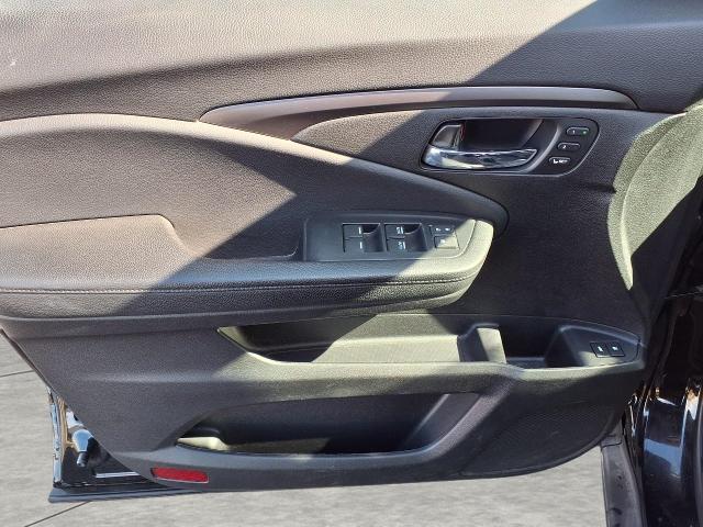 2021 Honda Pilot Vehicle Photo in Oshkosh, WI 54904