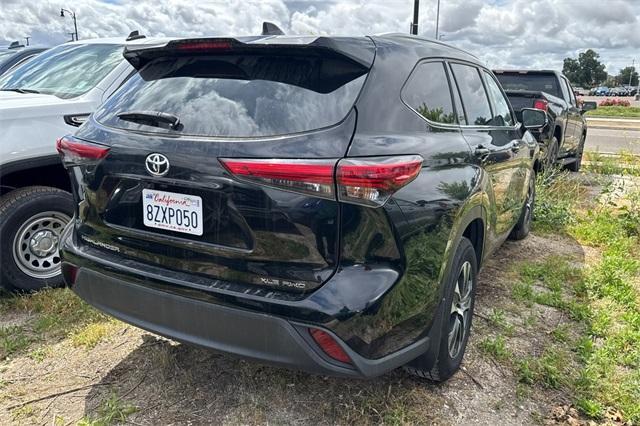 2022 Toyota Highlander Vehicle Photo in ELK GROVE, CA 95757-8703