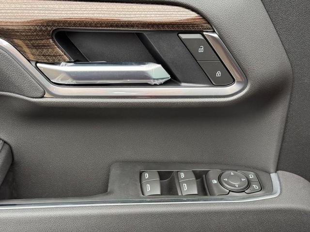 2025 Chevrolet Silverado 1500 Vehicle Photo in COLUMBIA, MO 65203-3903