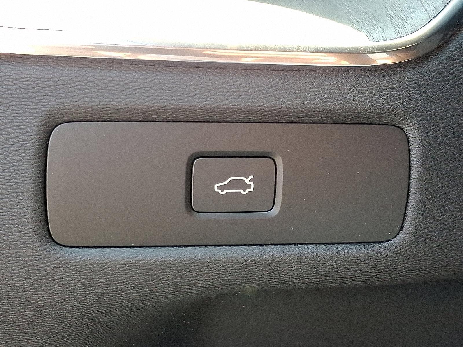 2025 Volvo XC60 Vehicle Photo in Trevose, PA 19053