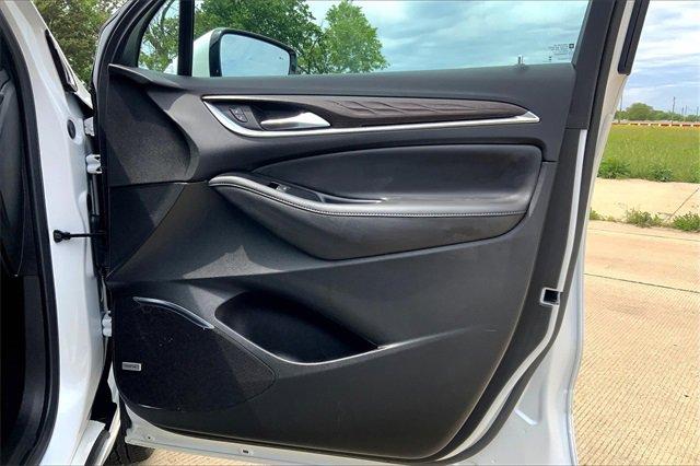 2024 Buick Enclave Vehicle Photo in TOPEKA, KS 66609-0000