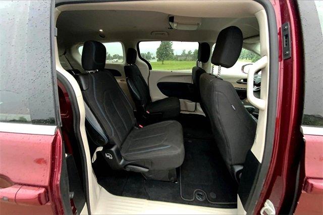 2021 Chrysler Pacifica Vehicle Photo in TOPEKA, KS 66609-0000