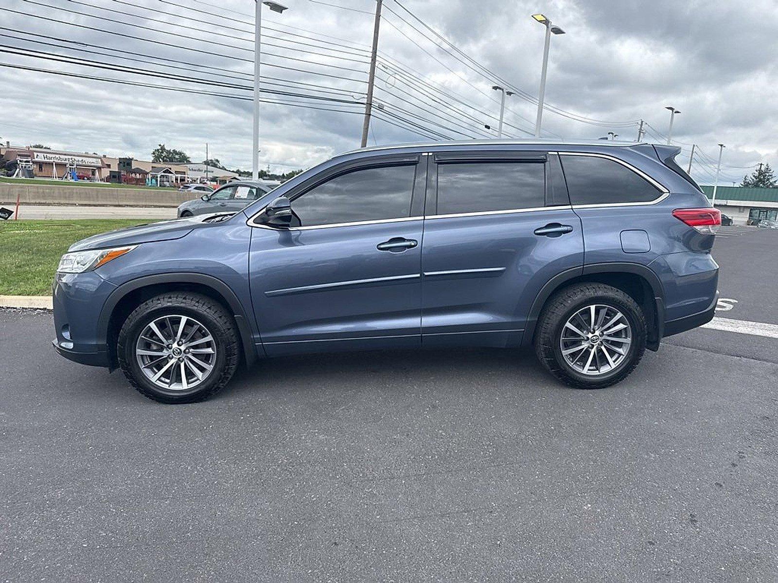 2018 Toyota Highlander Vehicle Photo in Harrisburg, PA 17111