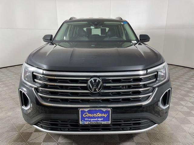 2024 Volkswagen Atlas Vehicle Photo in PHOENIX, AZ 85014-3381