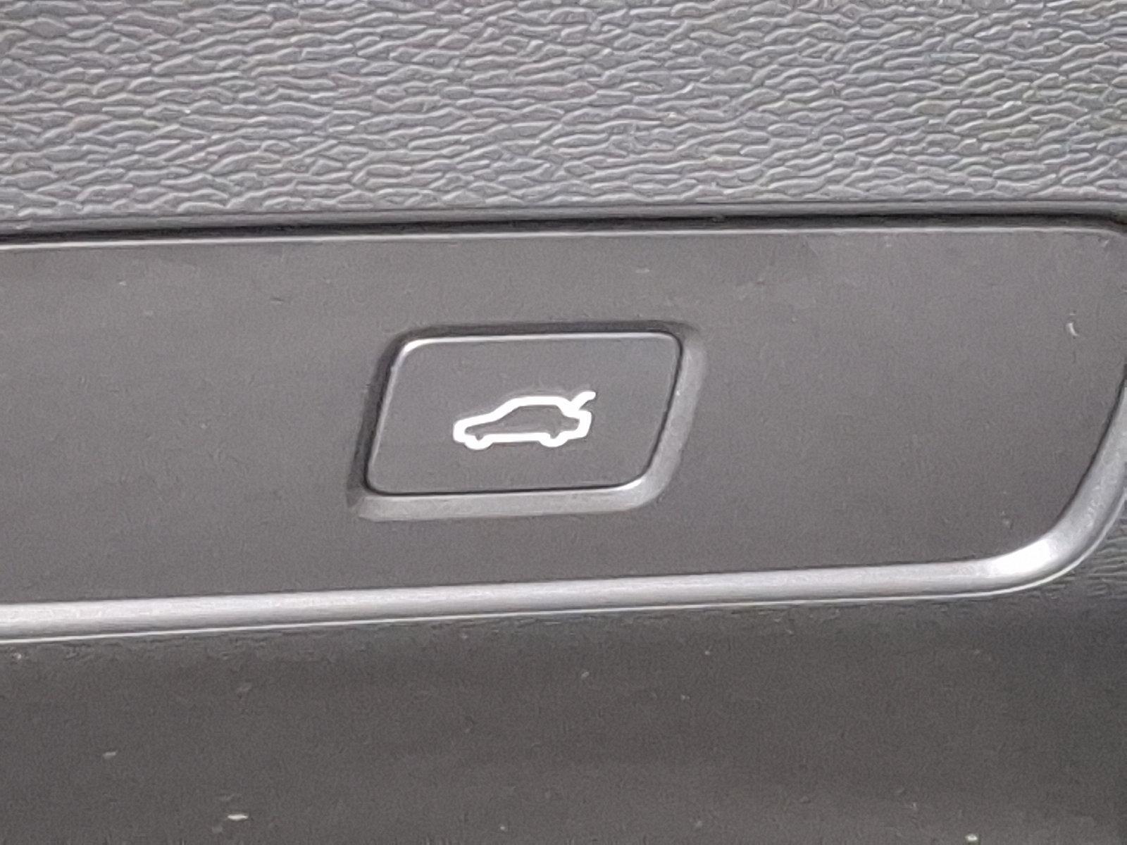 2023 Volvo XC40 Vehicle Photo in Trevose, PA 19053