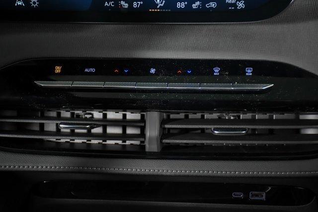 2025 Buick Enclave Vehicle Photo in PUYALLUP, WA 98371-4149