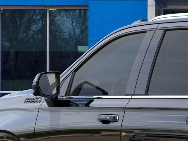 2025 Chevrolet Suburban Vehicle Photo in MILFORD, OH 45150-1684