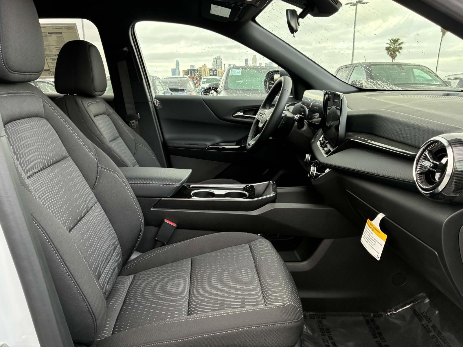 2025 Chevrolet Equinox Vehicle Photo in LOS ANGELES, CA 90007-3794
