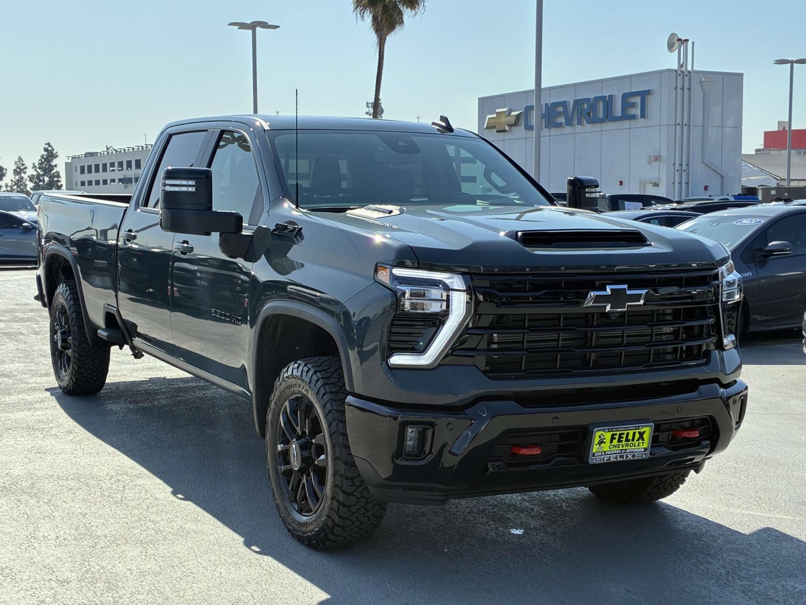 2025 Chevrolet Silverado 2500 HD Vehicle Photo in LOS ANGELES, CA 90007-3794