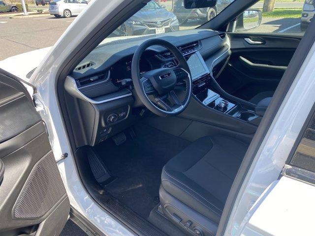 2025 Jeep Grand Cherokee Vehicle Photo in Doylsetown, PA 18901