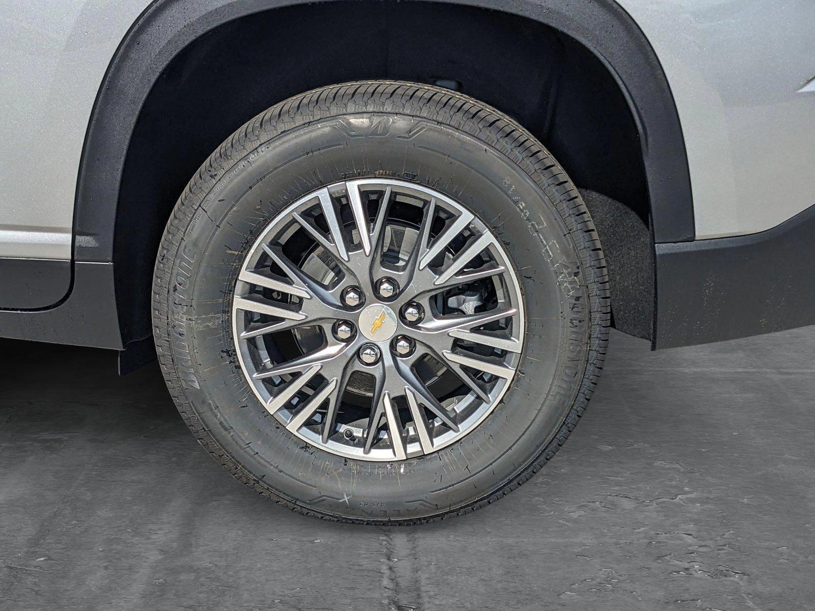 2025 Chevrolet Traverse Vehicle Photo in MIAMI, FL 33172-3015