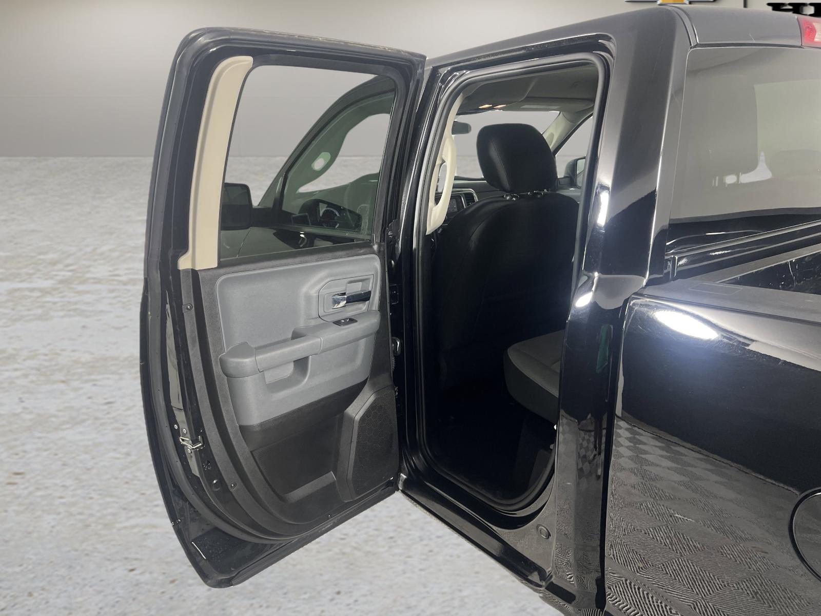 2024 Ram 1500 Classic Vehicle Photo in GEORGETOWN, TX 78626-7508
