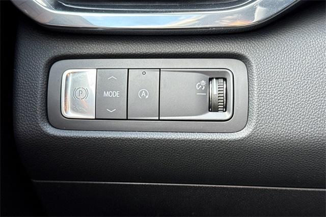2025 GMC Acadia Vehicle Photo in ELK GROVE, CA 95757-8703