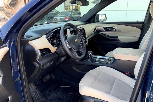 2022 Chevrolet Traverse Vehicle Photo in TOPEKA, KS 66609-0000