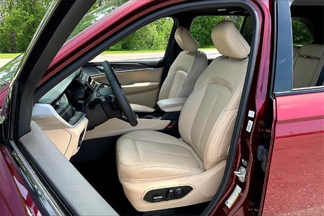 2024 Jeep Grand Cherokee Vehicle Photo in Tulsa, OK 74145