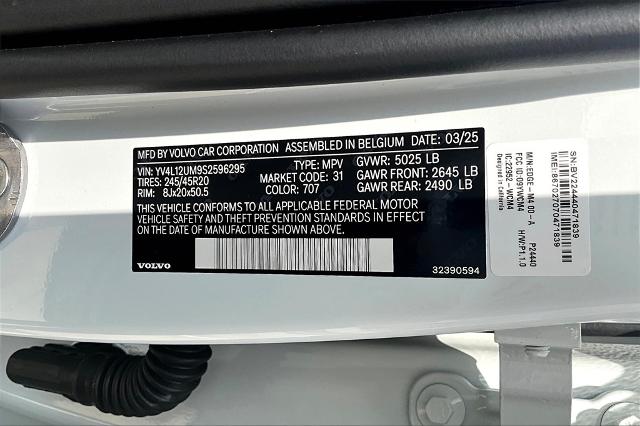 2025 Volvo XC40 Vehicle Photo in Houston, TX 77007