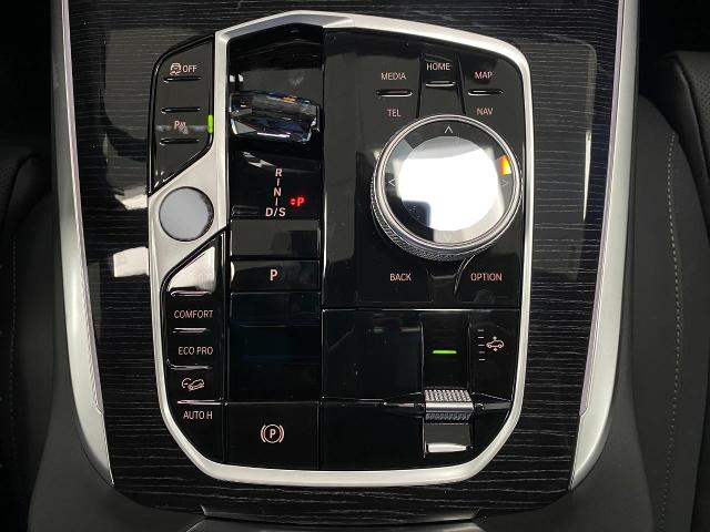 2025 BMW X7 M60i Vehicle Photo in Appleton, WI 54913