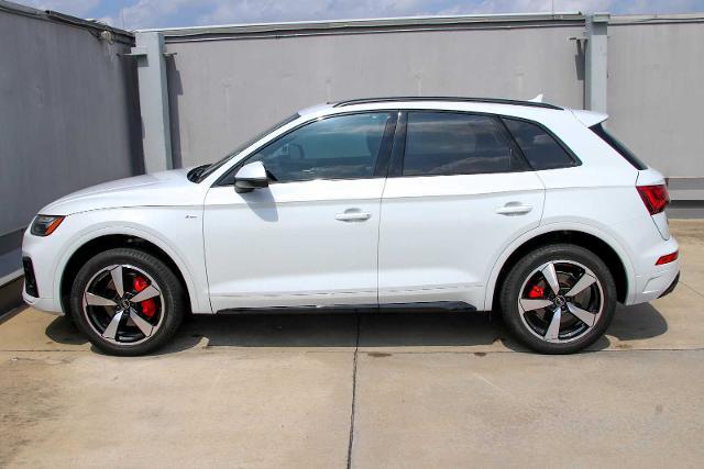 2024 Audi Q5 Vehicle Photo in SUGAR LAND, TX 77478