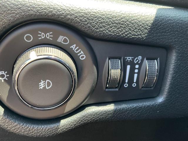 2025 Chrysler Pacifica Vehicle Photo in Kaukauna, WI 54130