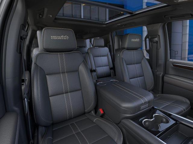 2025 Chevrolet Suburban Vehicle Photo in KANSAS CITY, MO 64114-4502
