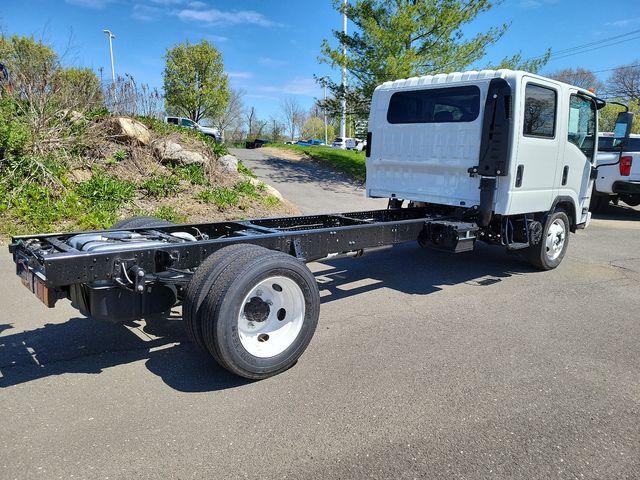 2024 Chevrolet Low Cab Forward 4500 Vehicle Photo in DANBURY, CT 06810-5034
