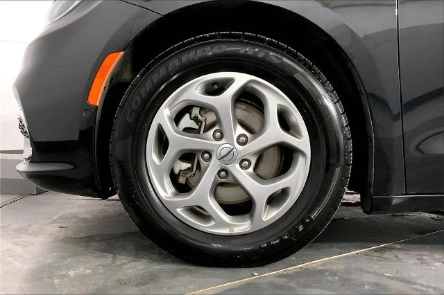 2022 Chrysler Pacifica Vehicle Photo in Kansas City, MO 64114