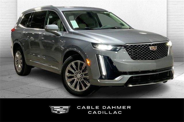 2025 Cadillac XT6 Vehicle Photo in KANSAS CITY, MO 64114-4545