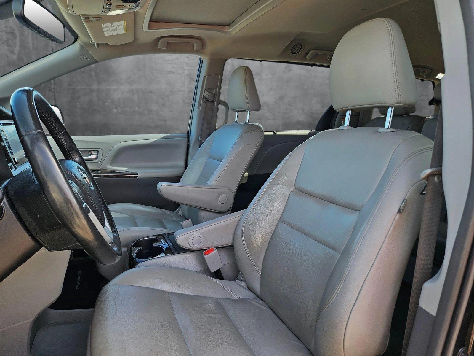 2019 Toyota Sienna Vehicle Photo in Austin, TX 78728