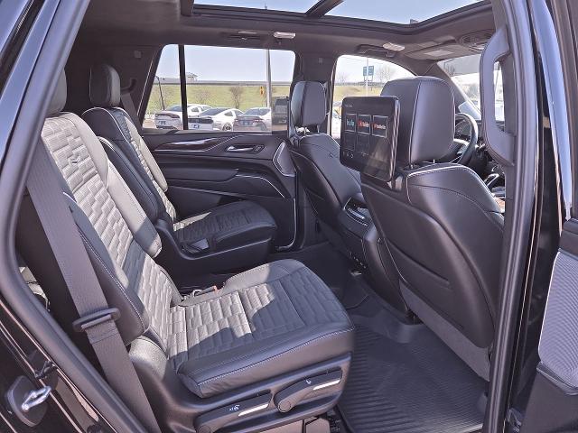2024 Cadillac Escalade Vehicle Photo in NEDERLAND, TX 77627-8017