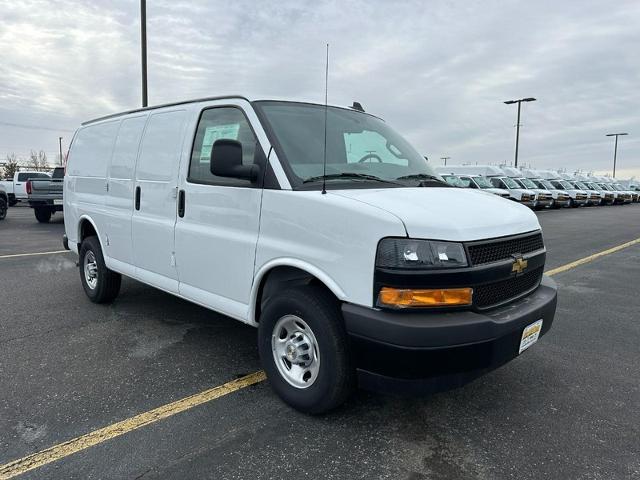 2024 Chevrolet Express Cargo 2500 Vehicle Photo in COLUMBIA, MO 65203-3903