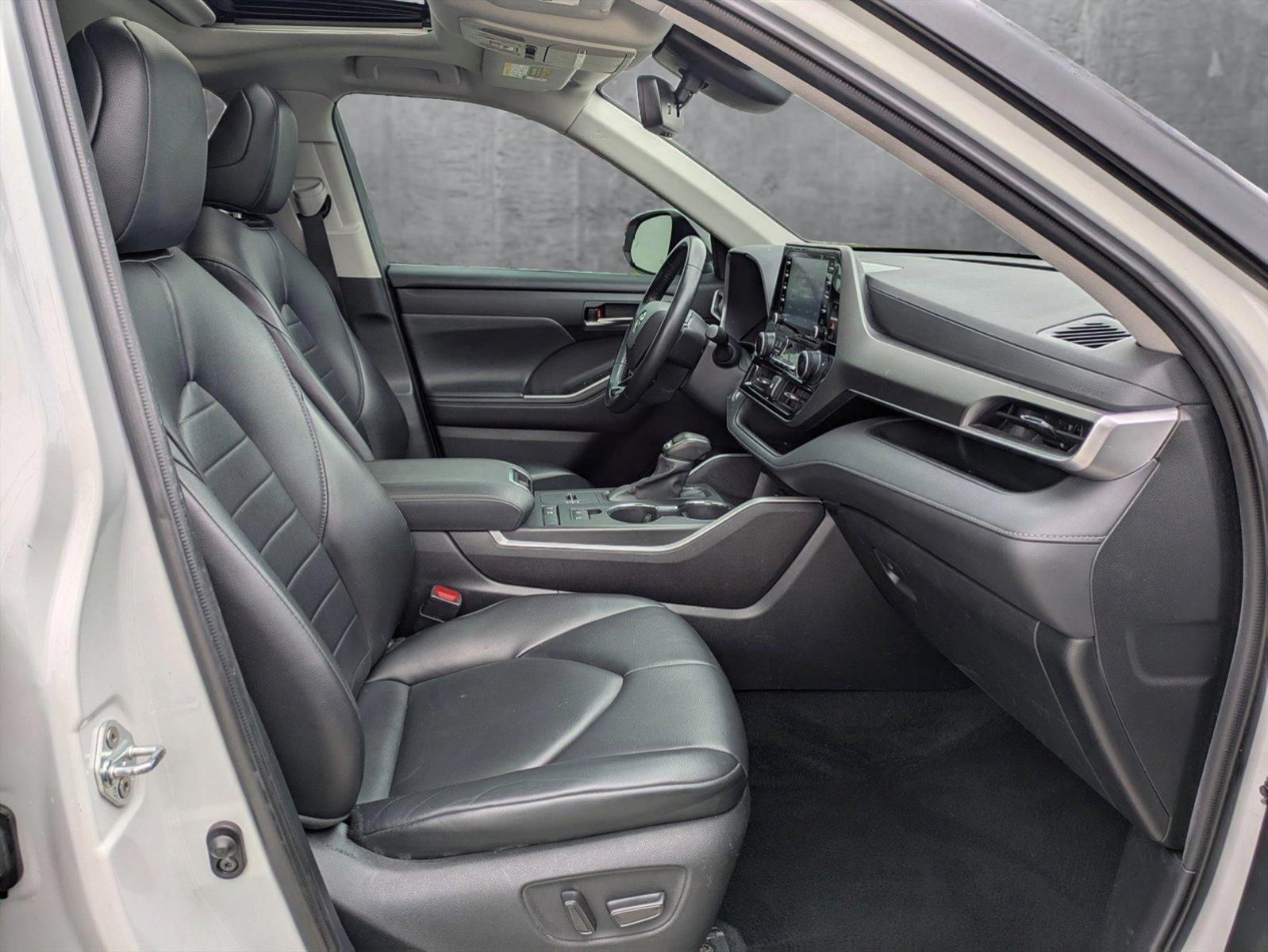 2021 Toyota Highlander Vehicle Photo in Tustin, CA 92782