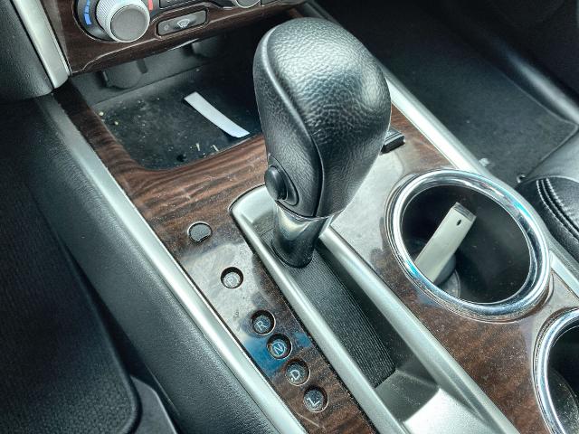 2015 Nissan Pathfinder Vehicle Photo in WILLIAMSVILLE, NY 14221-2883