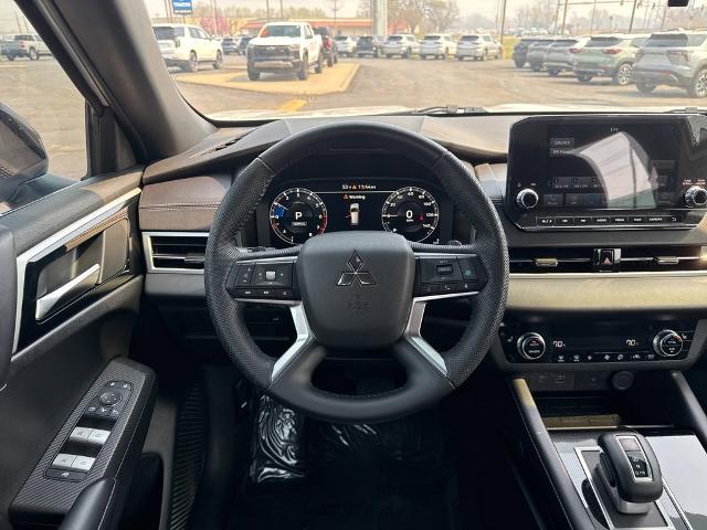 2023 Mitsubishi Outlander Vehicle Photo in MANHATTAN, KS 66502-5036