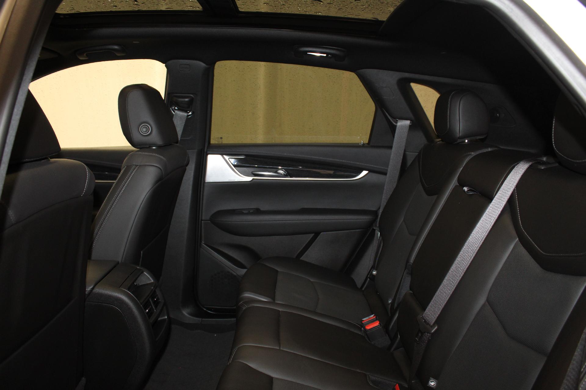 2022 Cadillac XT5 Vehicle Photo in NORTHAMPTON, MA 01060-1120
