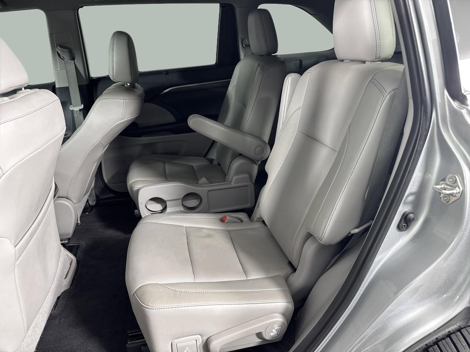 2019 Toyota Highlander Vehicle Photo in GEORGETOWN, TX 78626-7508