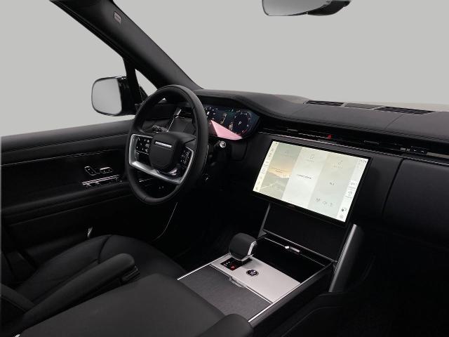 2025 Range Rover Vehicle Photo in Appleton, WI 54913