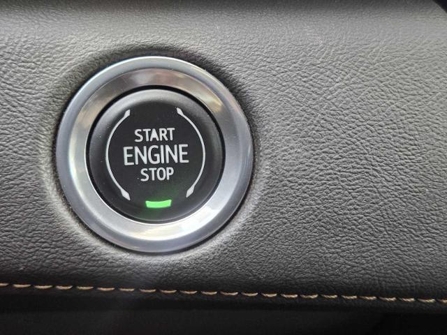 2022 Cadillac Escalade Vehicle Photo in DENTON, TX 76210-9321