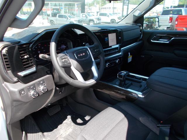 2025 GMC Sierra 1500 Vehicle Photo in LOWELL, MA 01852-4336
