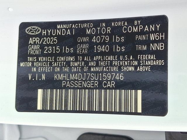 2025 Hyundai ELANTRA Hybrid Vehicle Photo in Harrisburg, PA 17111