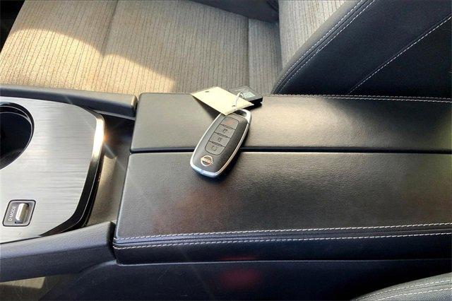 2023 Nissan Rogue Vehicle Photo in TOPEKA, KS 66609-0000