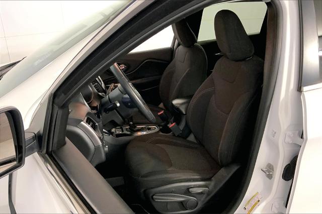 2019 Jeep Cherokee Vehicle Photo in Lees Summit, MO 64086