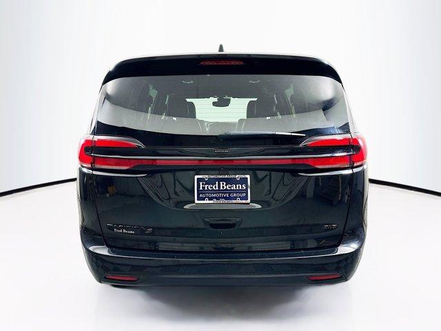 2022 Chrysler Pacifica Vehicle Photo in Doylsetown, PA 18901