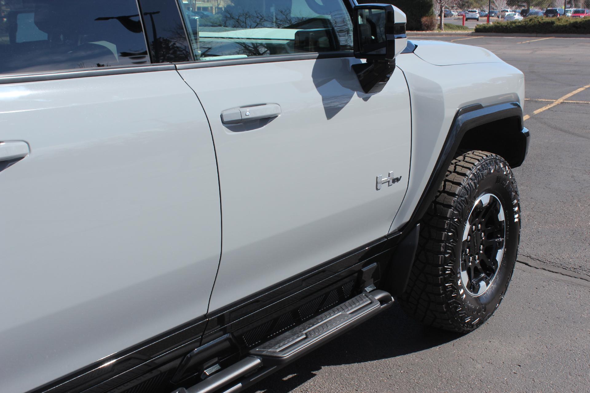 2024 GMC HUMMER EV SUV Vehicle Photo in AURORA, CO 80012-4011